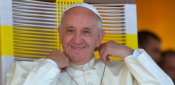 Resultado de imagem para Papa critica quem vai à missa mas não ajuda seus irmãos
