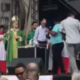 Arcebispo de São Paulo, Dom Odilo sobe em palco evangélico para reclamar.